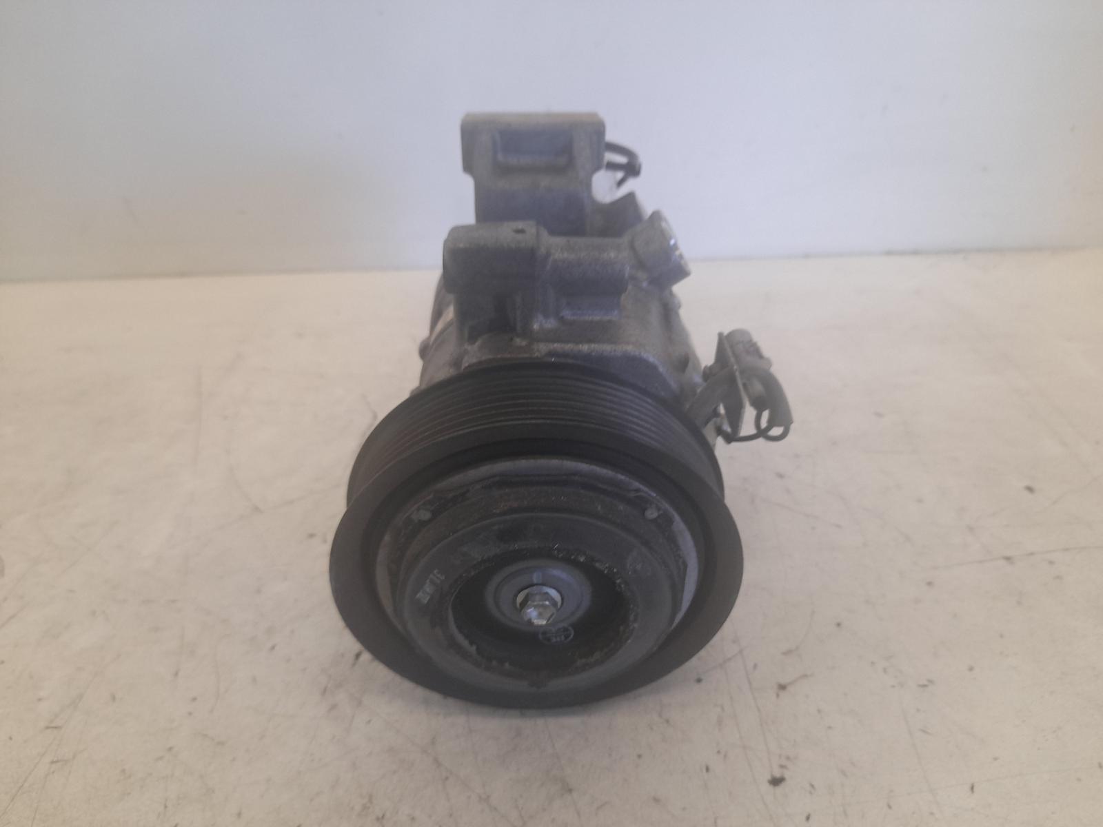 2022 Toyota Hilux A/C Compressor View Auto part A/C Compressor Toyota Hilux 2022