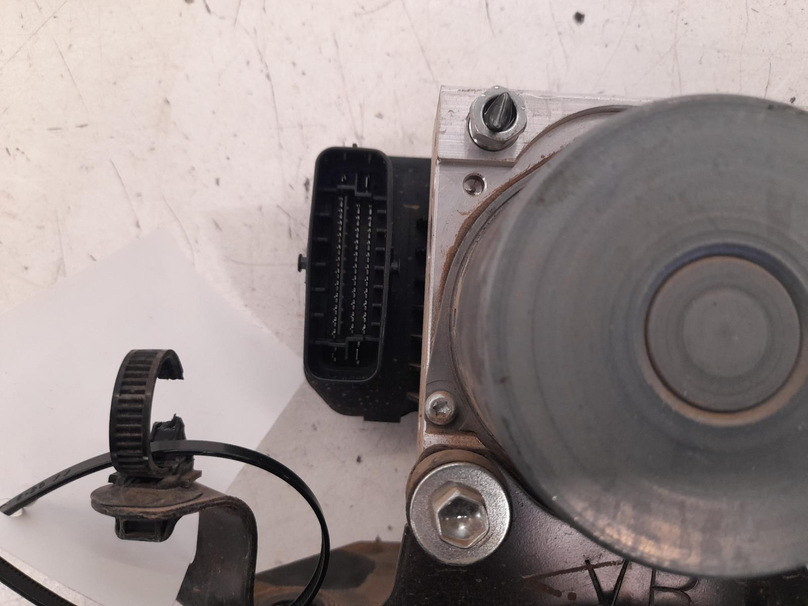 View Auto part Abs Pump/Modulator Toyota Hilux 2022