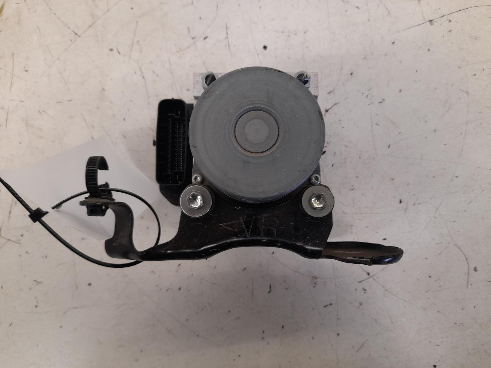 View Auto part Abs Pump/Modulator Toyota Hilux 2022