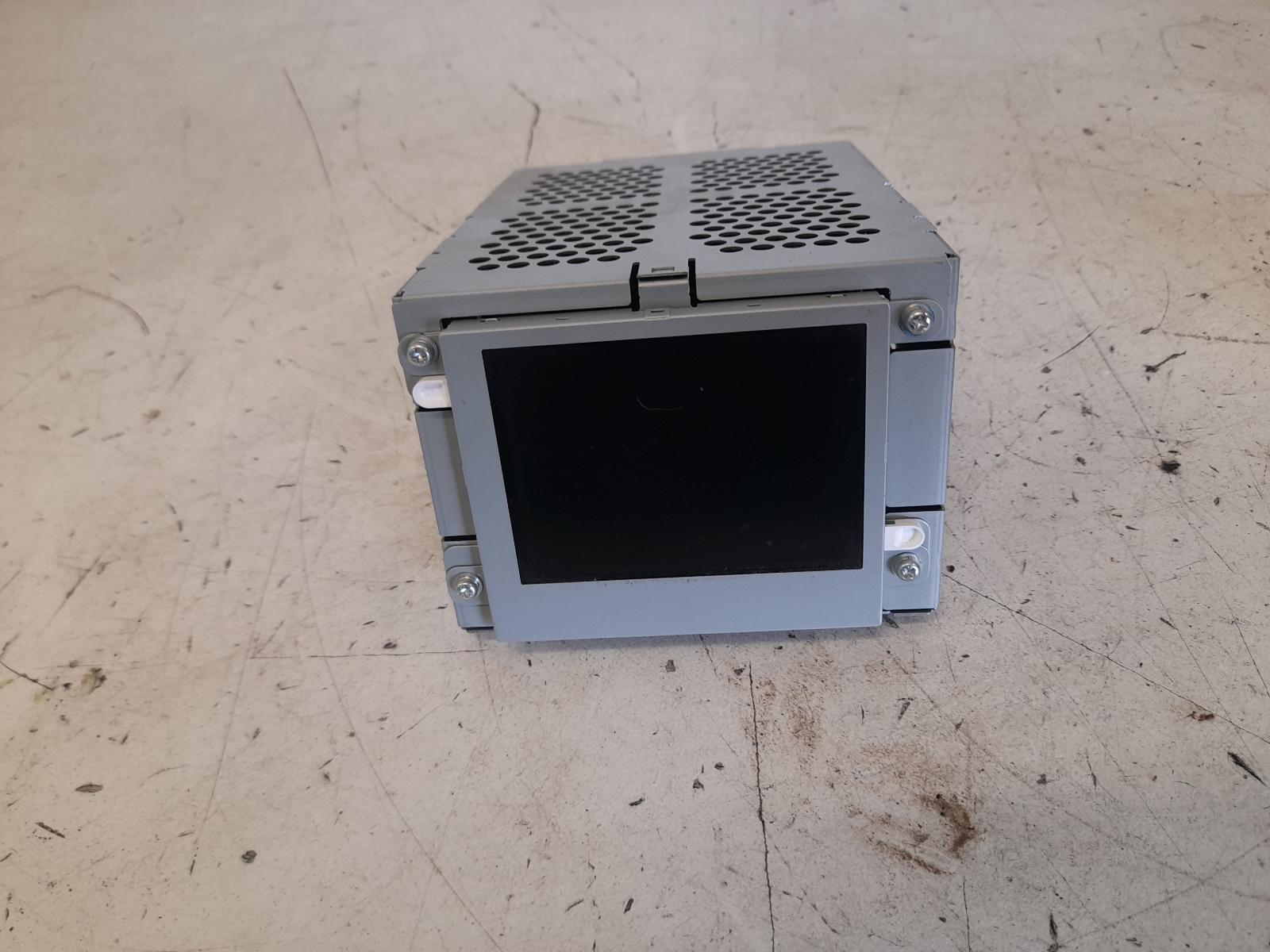 View Auto part Radio/Cd/Dvd/Sat/Tv Toyota Kluger 2013