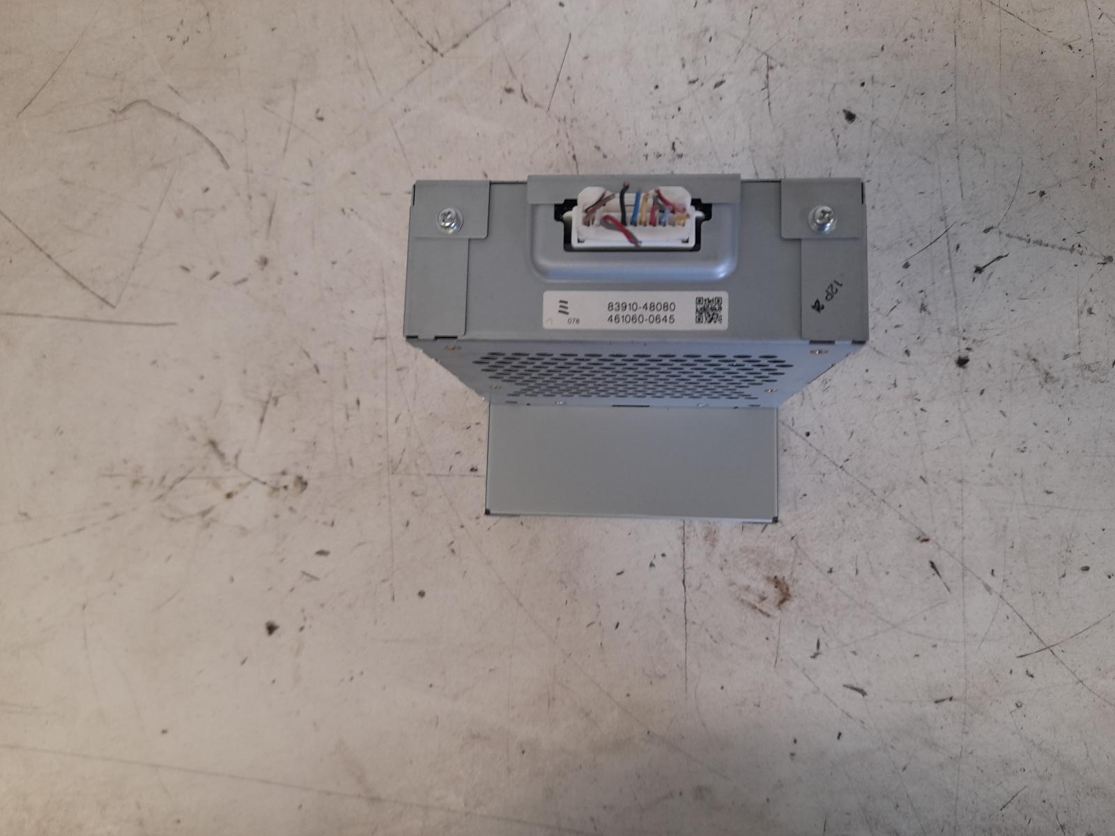 View Auto part Radio/Cd/Dvd/Sat/Tv Toyota Kluger 2013
