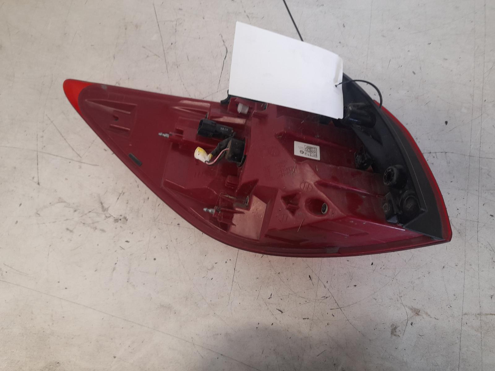 View Auto part Right Taillight Kia Sportage 2013