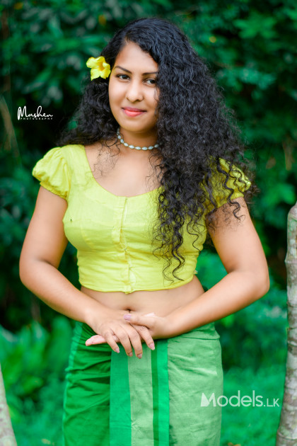 Mashen Photography with Dewmini by Mashen De Silva - ModelsLK