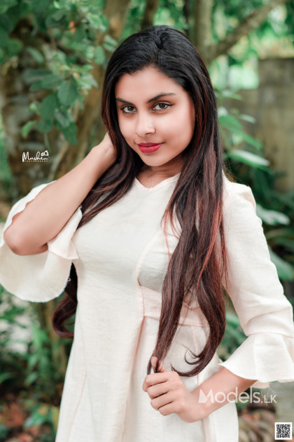Wayomi model shoot by mashenphotography by Mashen De Silva - ModelsLK