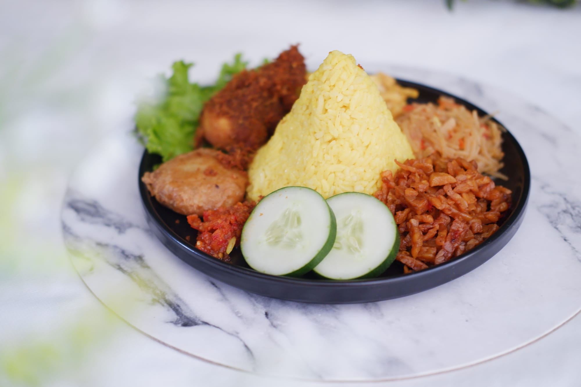 Ide Lauk yang Bikin Tumpeng Mini 17 Agustus jadi Lebih Spesial