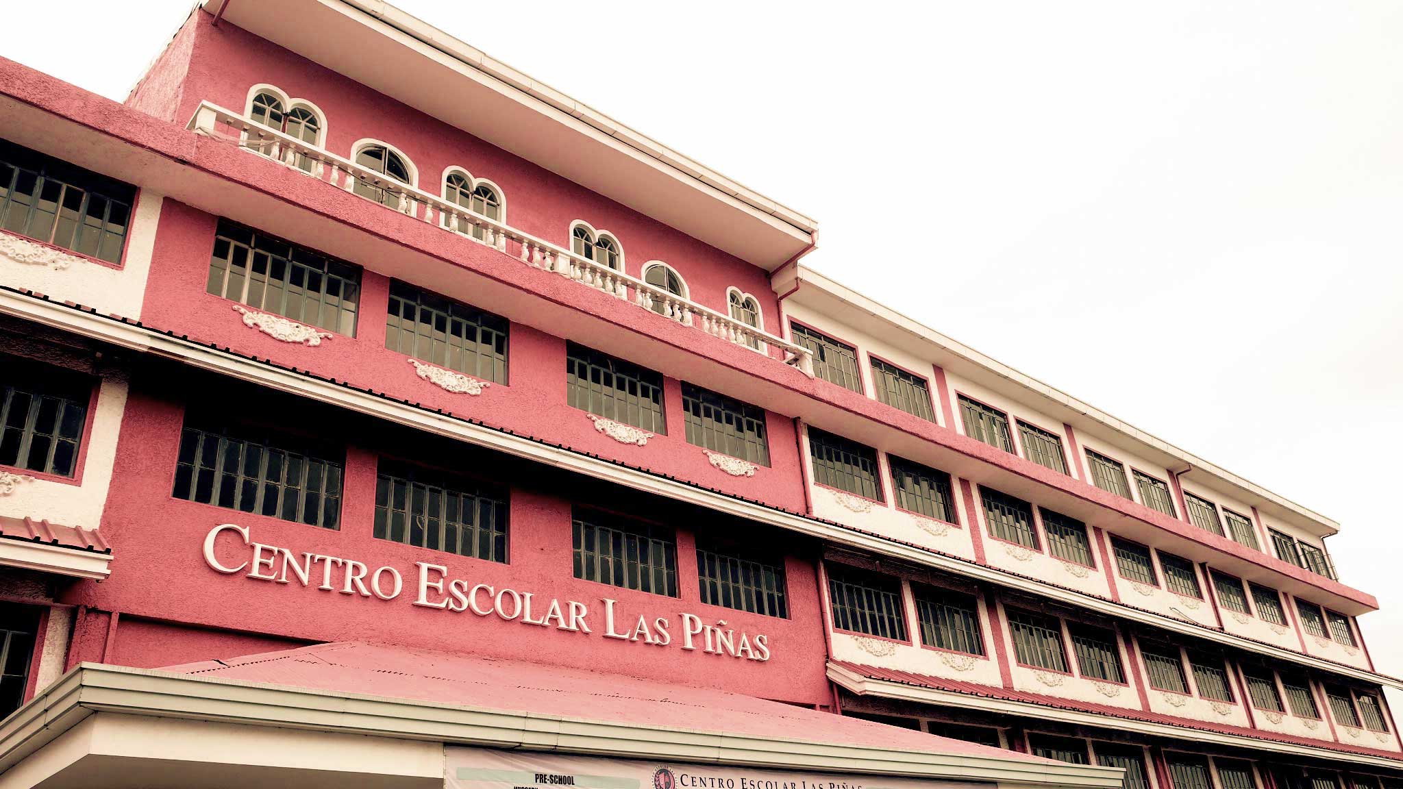 Facade of Centro Escolar Las Piñas