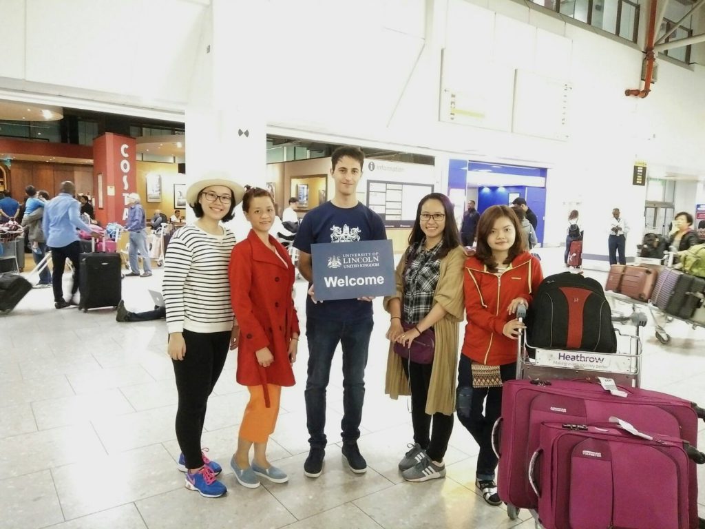 university of lincoln students airport pickup