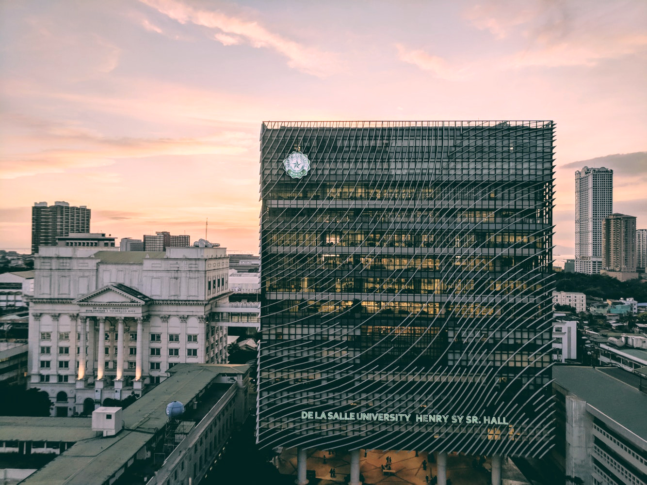 image of the De La Salle University building