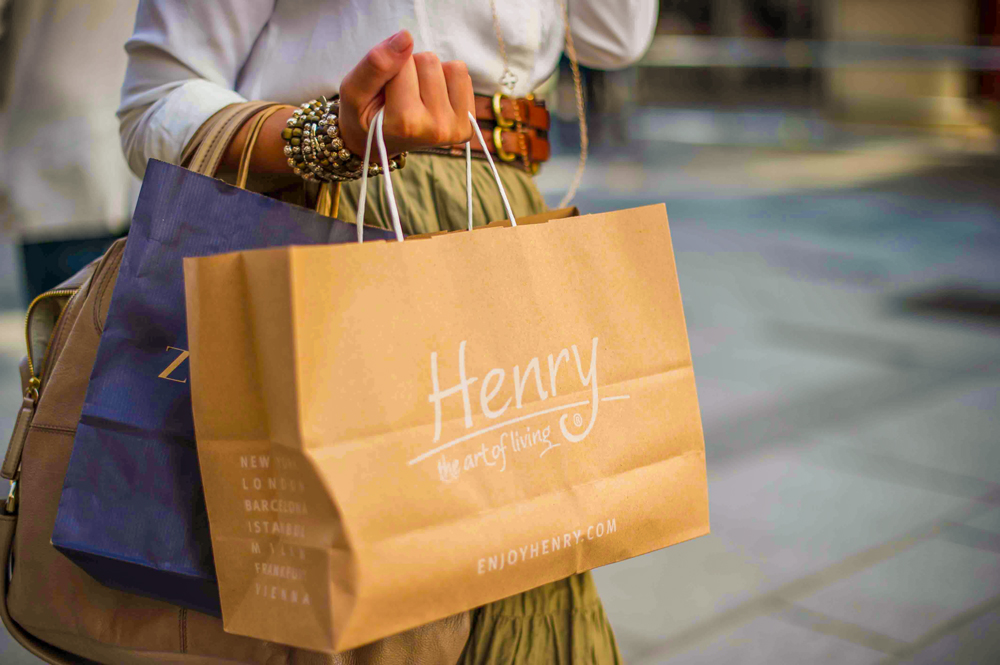 How to be a Wise Spender While Studying Abroad