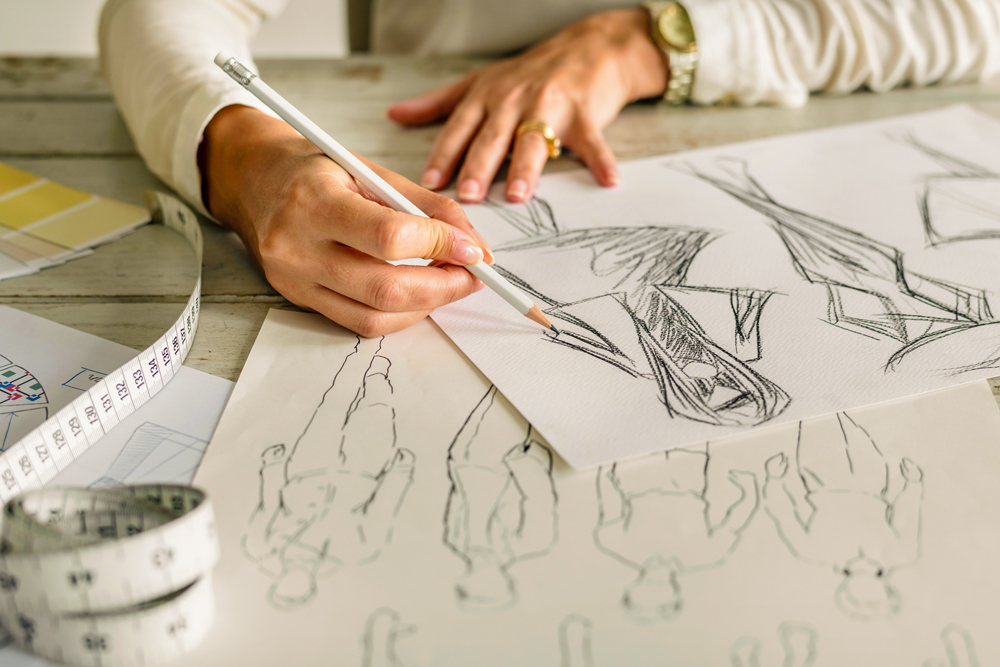 illustrator vs graphic designer