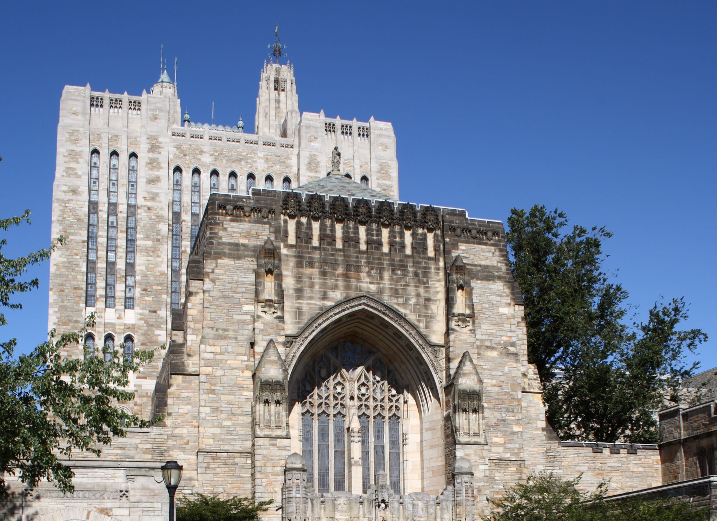 Yale Sterling Memorial Library facade