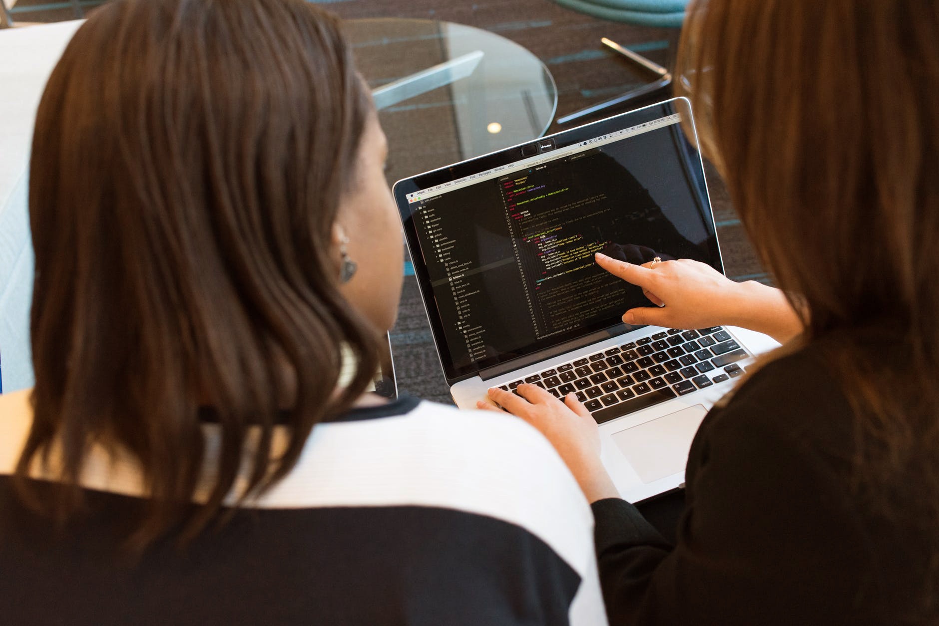 Women in STEM, women coding