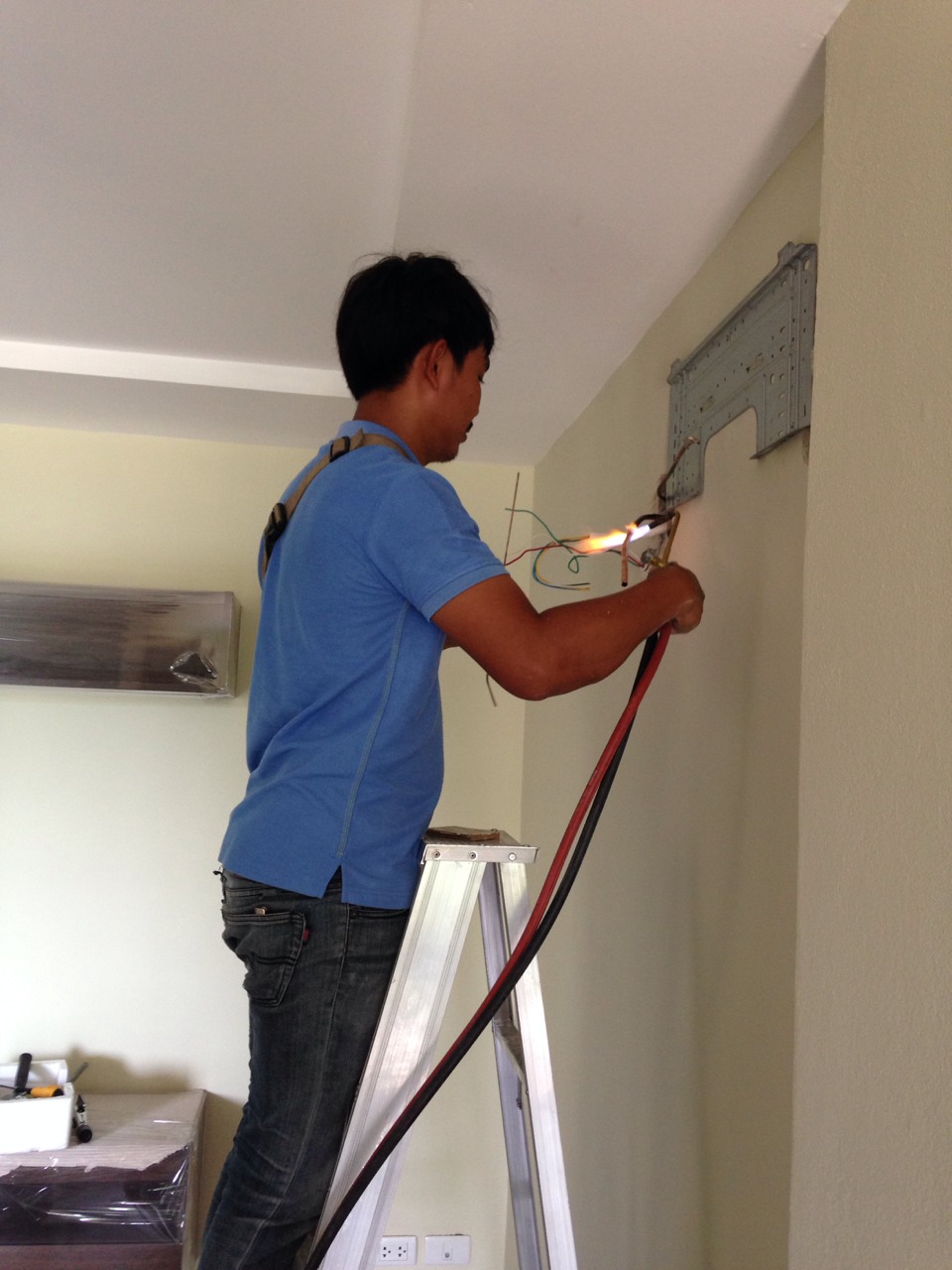 รับเหมา ติดตั้งเครื่องปรับอากาศ(แอร์) Centris Condo หาดใหญ่ สงขลา สงขลา