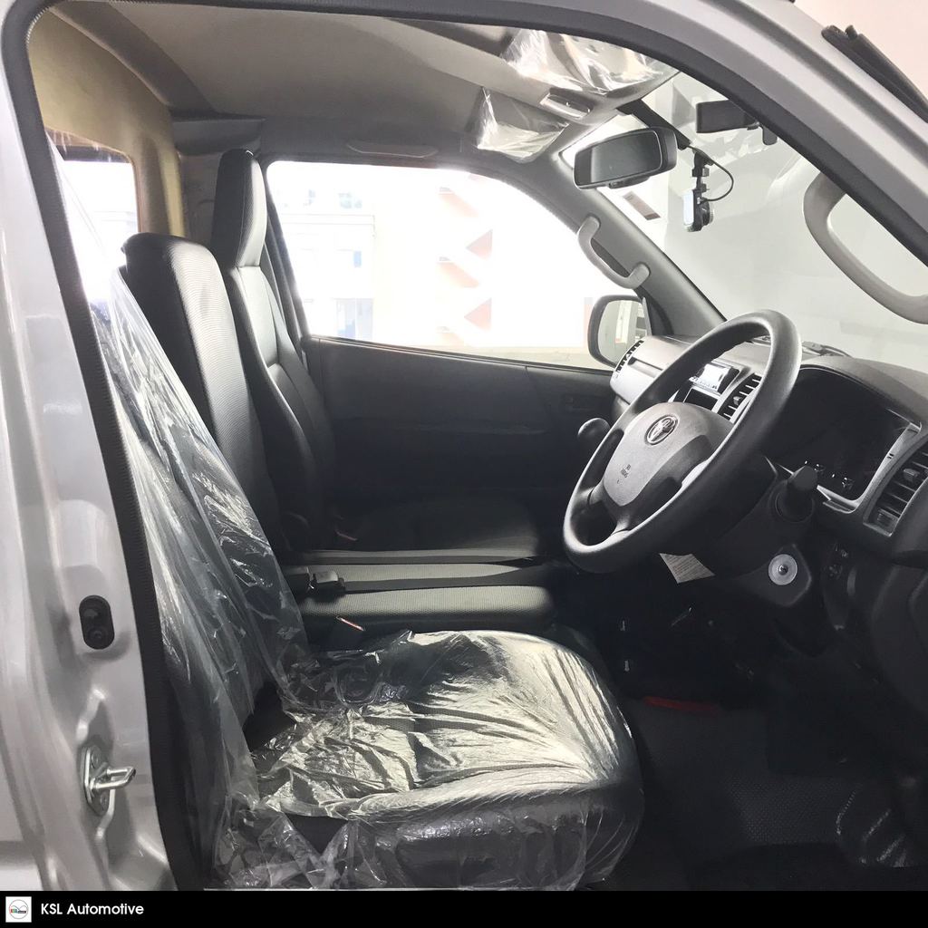 TOYOTA TOYOTA HIACE VAN TURBO 5 DR MANUAL