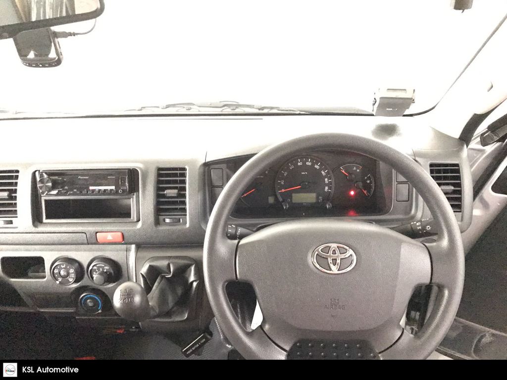 TOYOTA TOYOTA HIACE VAN TURBO 5 DR MANUAL