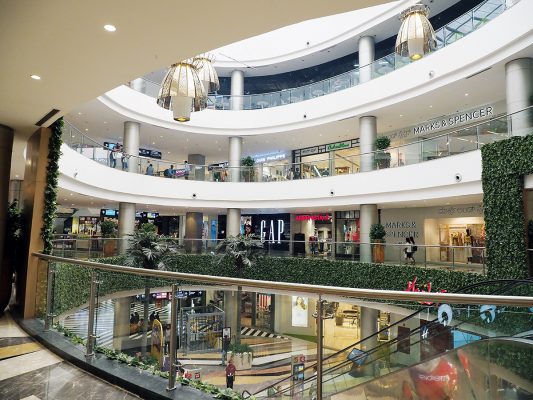 Phoenix Marketcity Bangalore是市內最大商場,可以逛足半天。