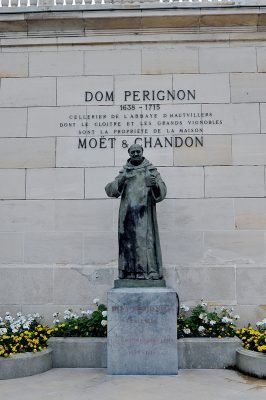 「香檳之父」Dom Pierre Pérignon