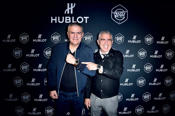 Hublot行政總裁Ricardo Guadalupe(左)與Laurent Picciotto(右)在Classic Fusion Wild Customs發佈會上一同展示這枚聯乘之作。