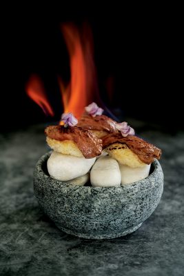SKYE Gastrobar的其中一道創意菜式:Wagyu Beef Nigiri。(菜式或因時令而變)