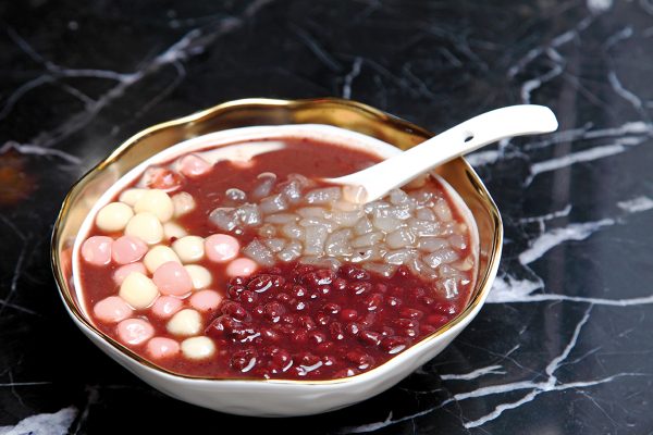 紅豆芋圓甜湯。