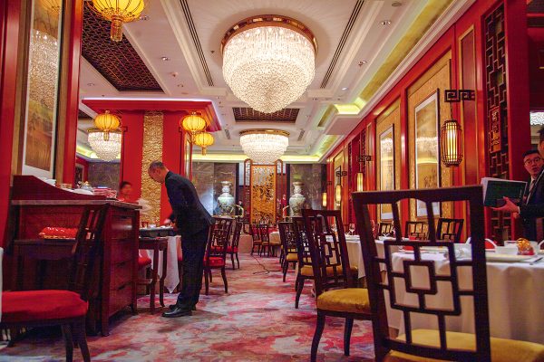 位於九龍香格里拉大酒店的香宮中菜廳,內裡的環境一攝。