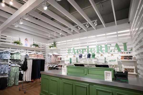 Aerie主攻年輕女生市場,品牌的信念中鼓勵女性Let the real you shine。