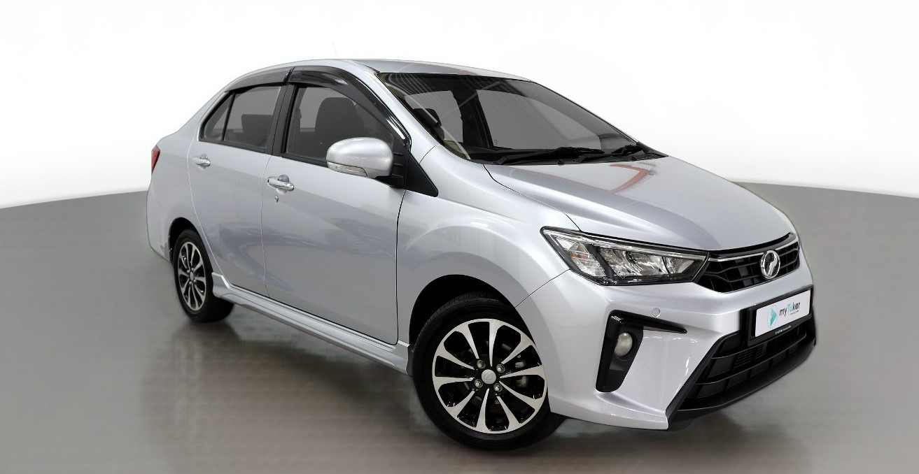 Kereta Bezza Warna Silver