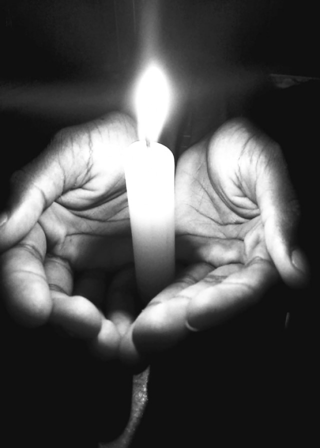candle holding