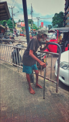 A begger looking for something - gampaha