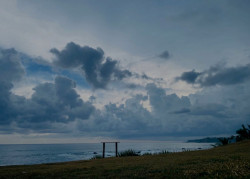 පාලු අහසක්