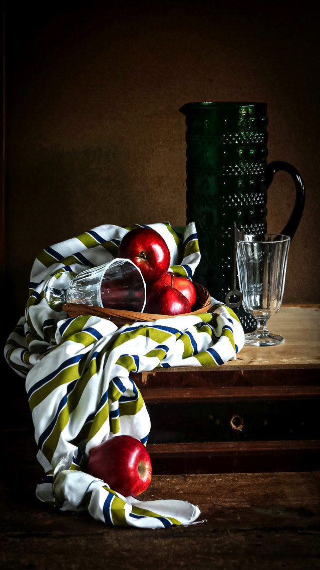 Still life with Apples
