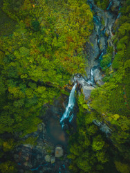 CENTER RAMBODA FALLS