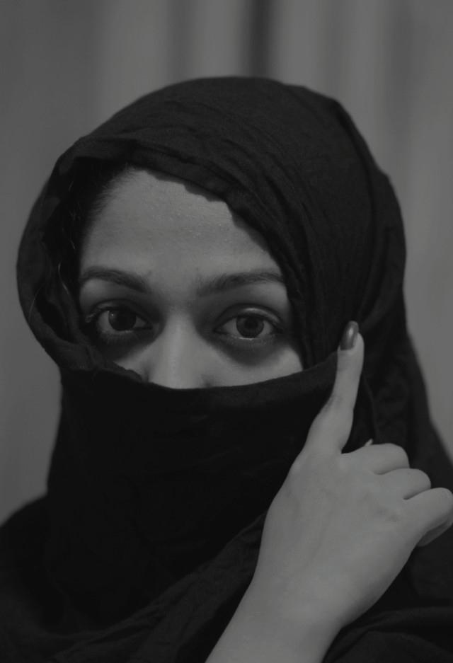 කතා කරන ඇස්