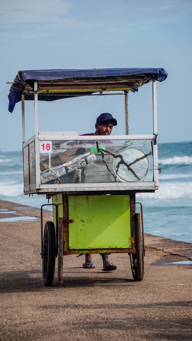 ST Vishwa Mihiranga 02 Street Seller