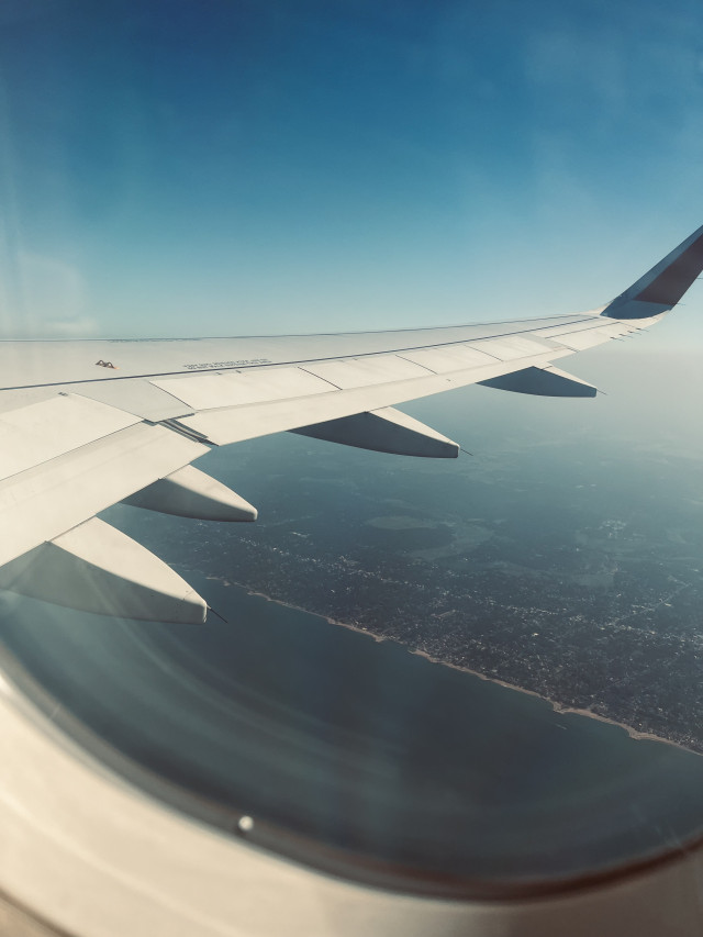 Beauty Between Air and Land…