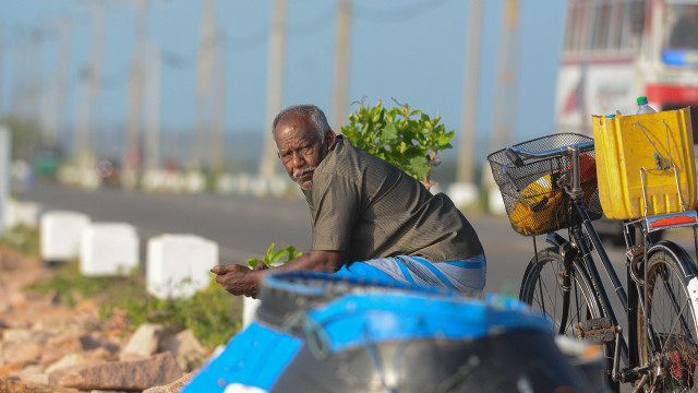 THE FISHERMAN'S PAUSE