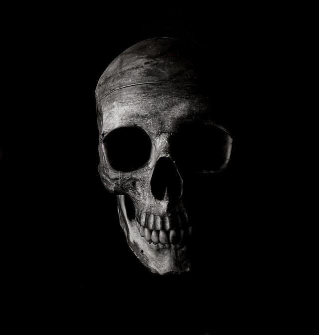 M-Ranudi Karunaratne-01-The Grin Beneath the Grave