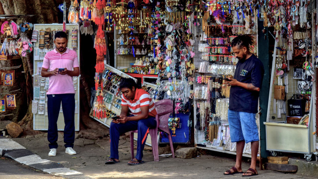 Hooked on Mobiles