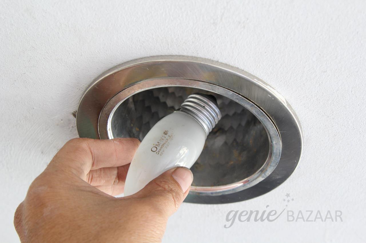 Fitting or removing bulb fancy light (without assembly)