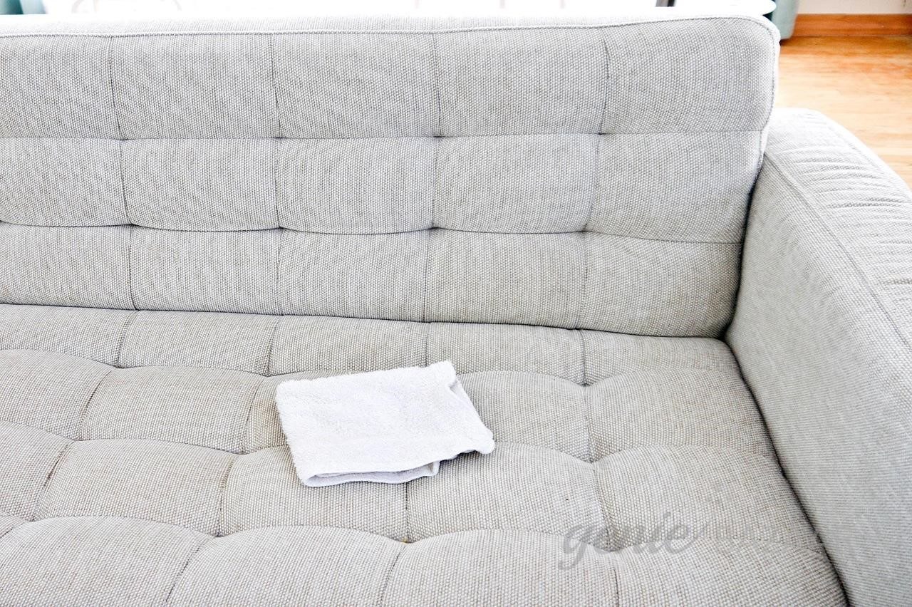 Sofa deep cleaning