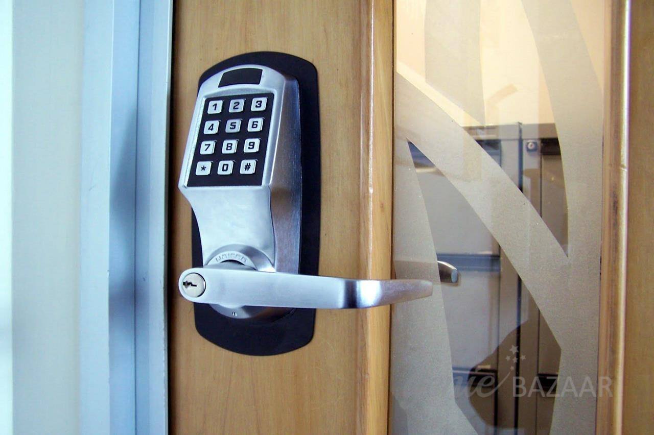 Repair electronic door lock system