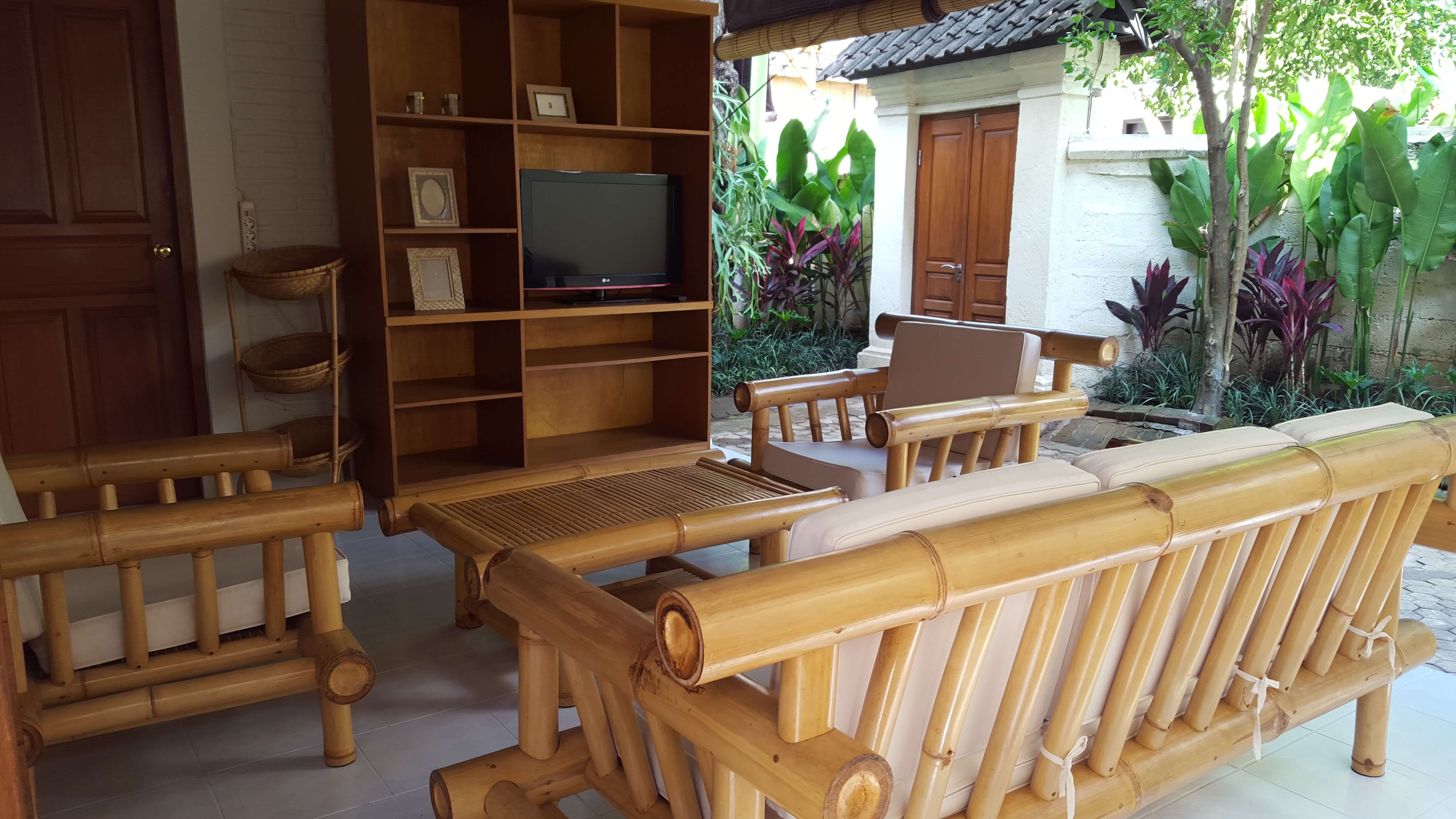 Download Exquisite 3 Bedrooms Private Villa Seminyak Pictures