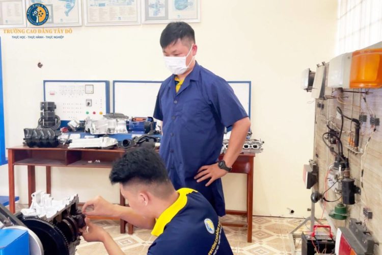 Trường nghề c&ocirc;ng nghệ &ocirc; t&ocirc;