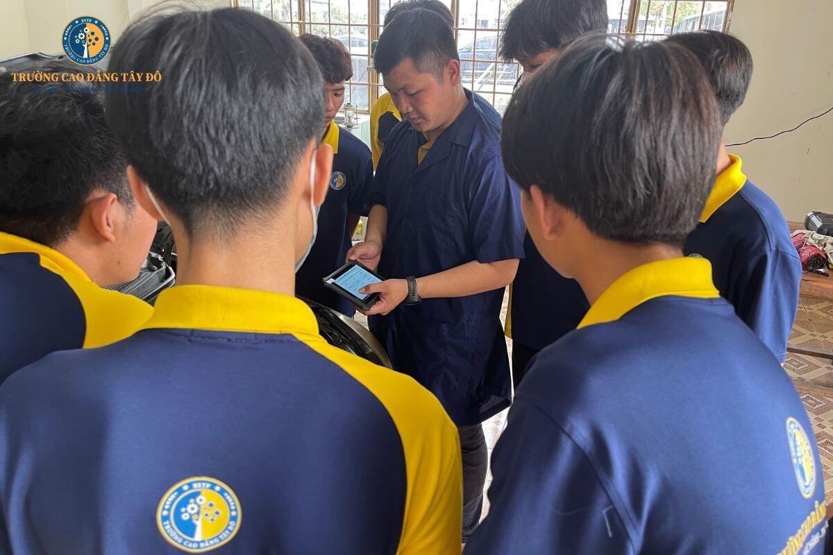 Học nghề sửa chữa ô tô tại Cần Thơ