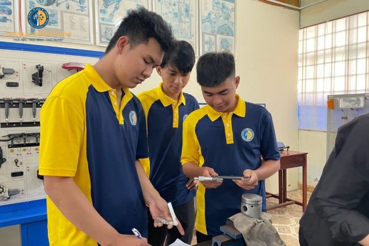ngành công nghệ ô tô