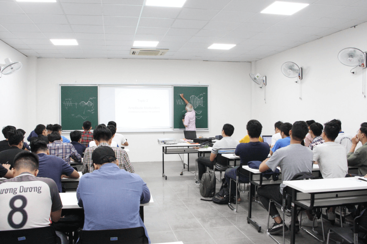 Ngành công nghệ ô tô là học những gì?