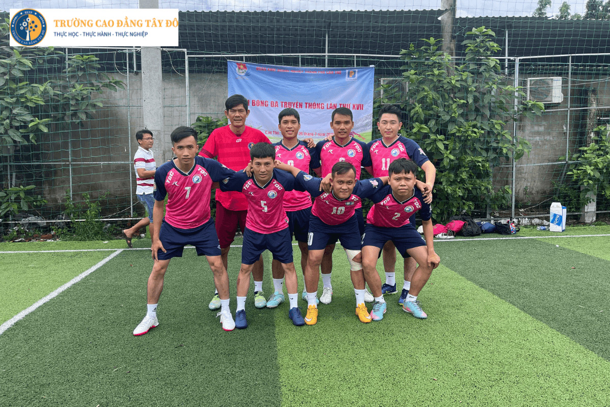 Hoạt động ngoại kh&oacute;a 5