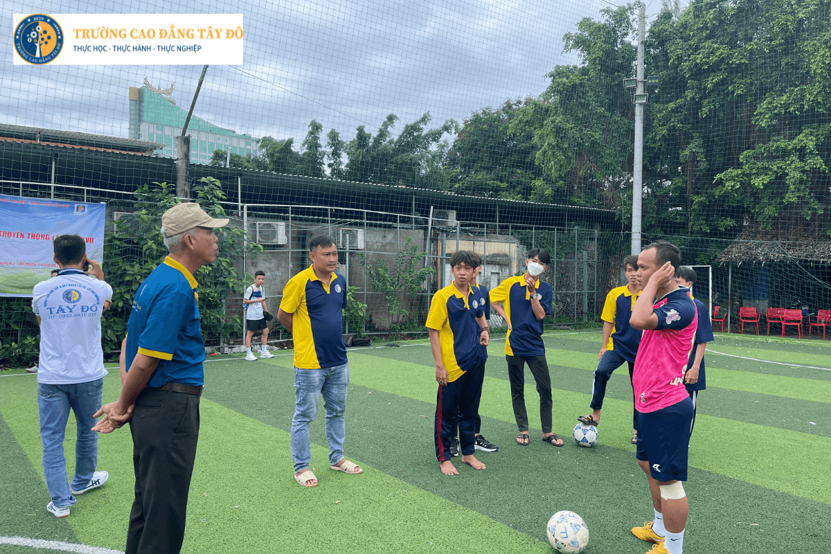 Hoạt động ngoại khóa 8