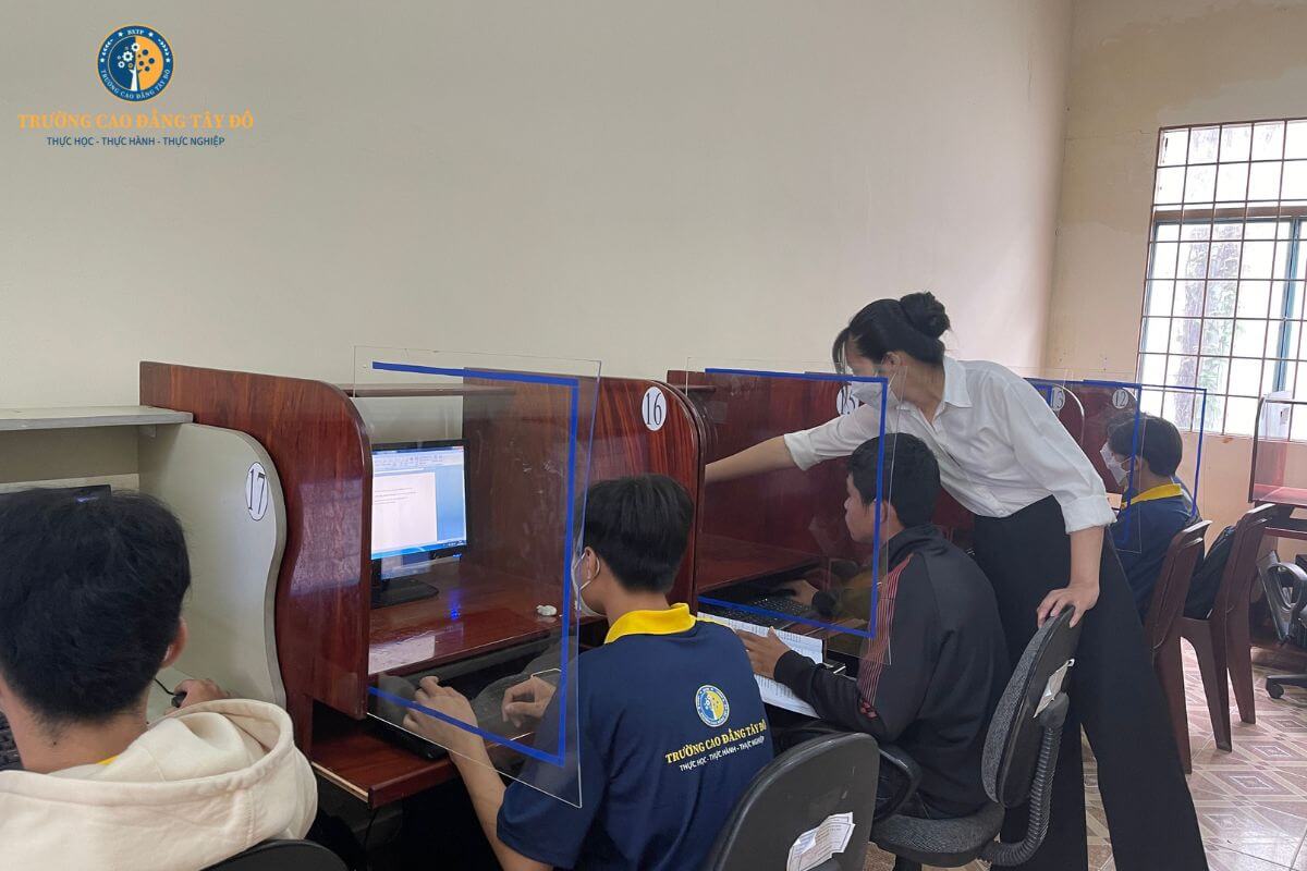 chương trình đào tạo công nghệ thông tin Cần Thơ