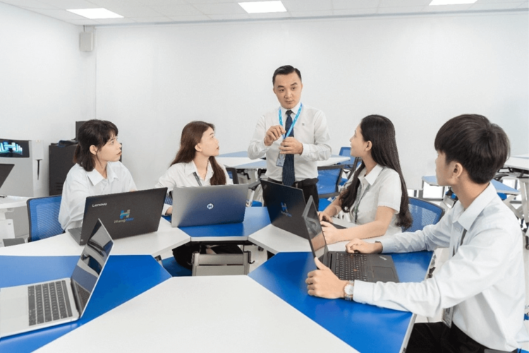 Xét tuyển học bạ Ngành Công nghệ thông tin